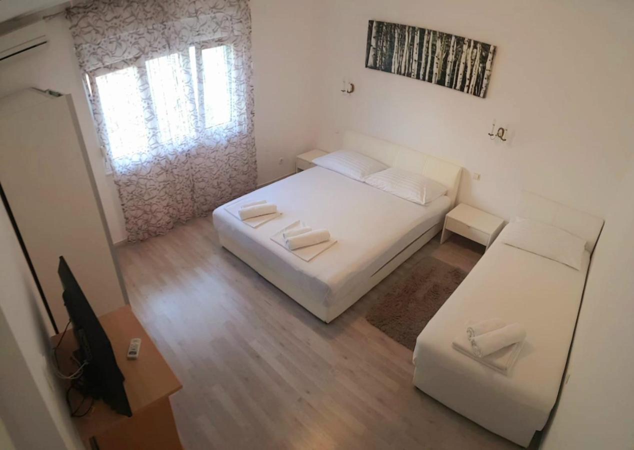 Apartmani Jureta Okrug Gornji Ngoại thất bức ảnh