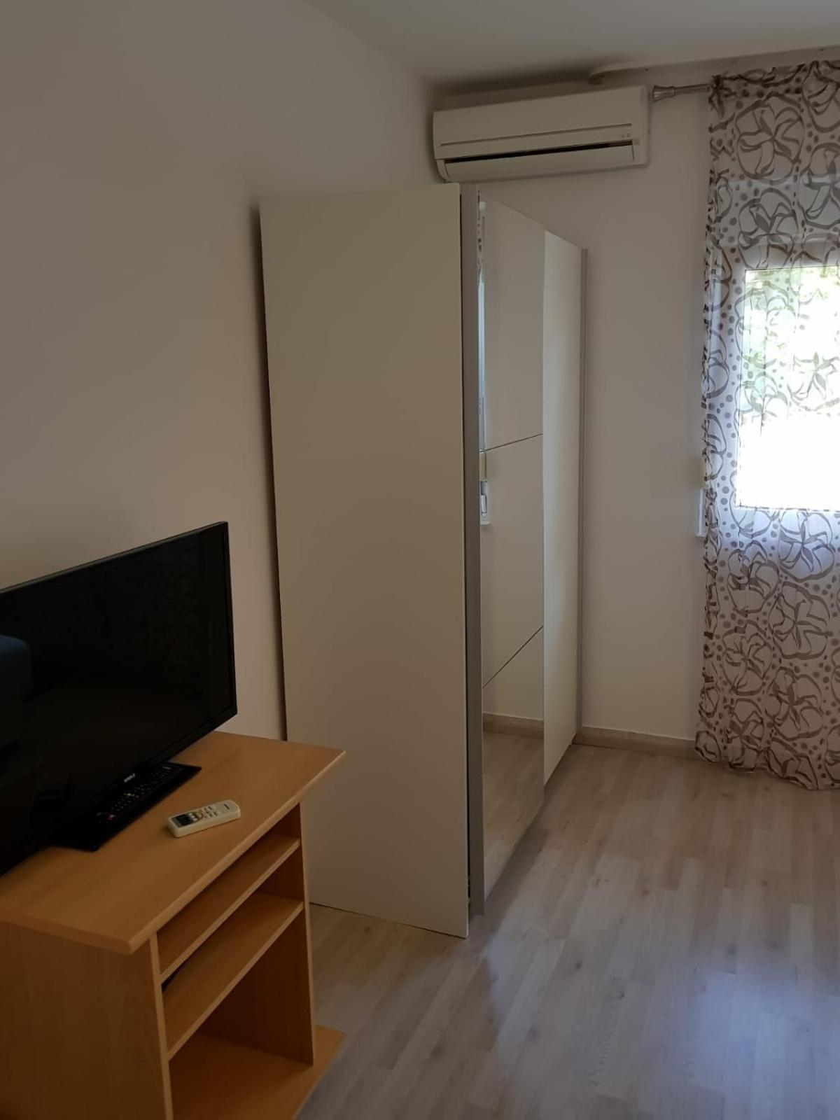Apartmani Jureta Okrug Gornji Ngoại thất bức ảnh