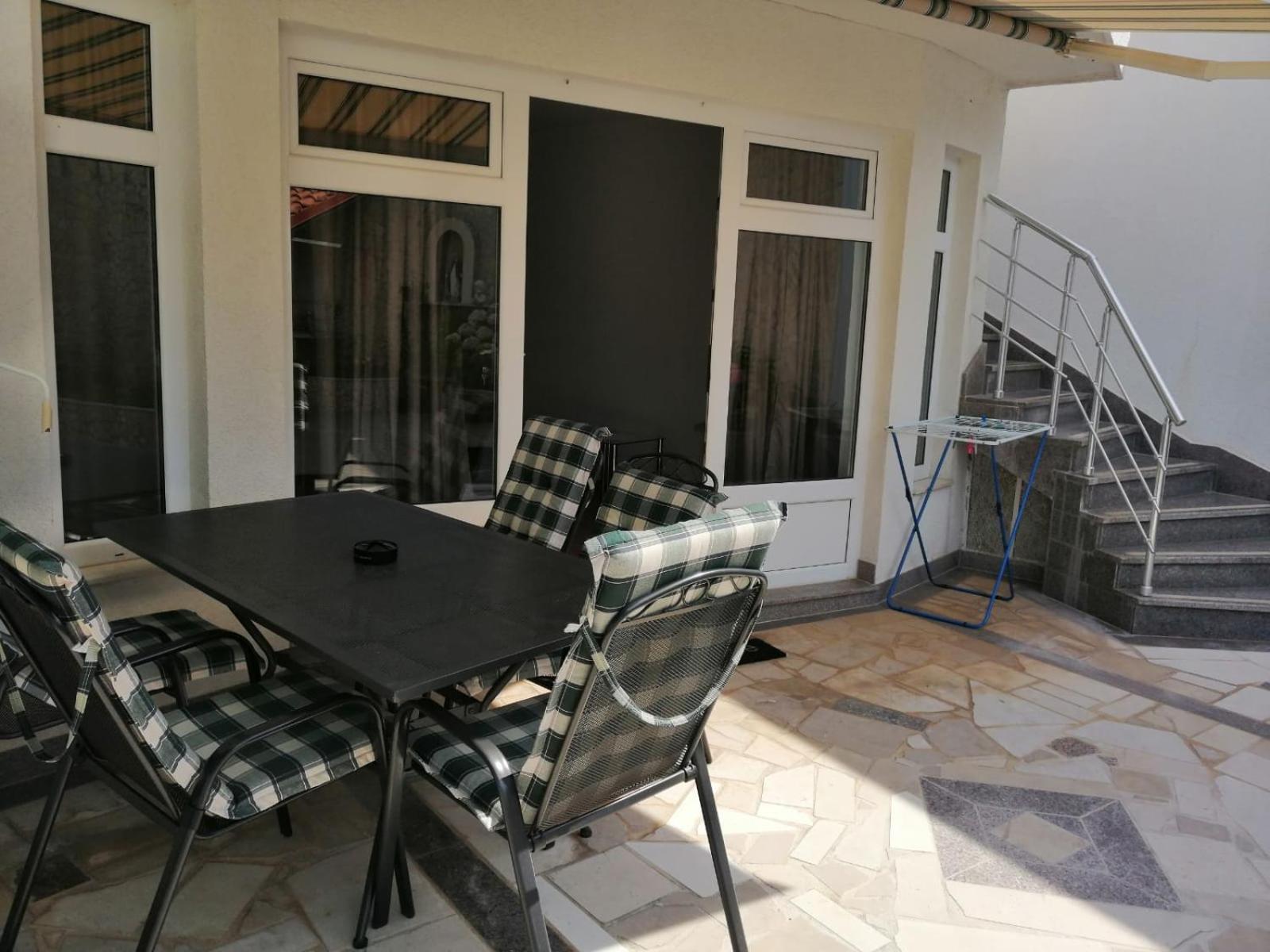 Apartmani Jureta Okrug Gornji Ngoại thất bức ảnh